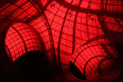 Anish Kapoor. Leviathan, 2011. View from inside the artwork. Photo Plowy Didier - All Rights Reserved Monumenta 2011, the Ministry of Culture and Communication.