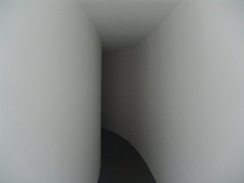 Anish Kapoor. <em>Ascension</em>, 2006, site specific installation with air in São Paulo, 8 meters