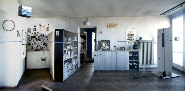 Edward Krasiński. The Studio, 2004. Photograph: Aneta Grzeszykowska and Jan Smaga. Courtesy Paulina Krasinska and Foksal Gallery Foundation, Warsaw.