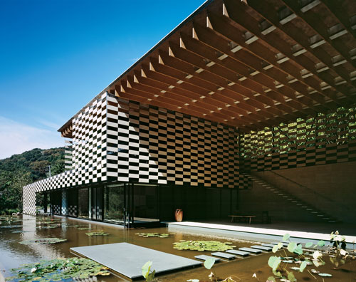 Kengo Kuma. Lotus House, Eastern Japan © Daici Ano.