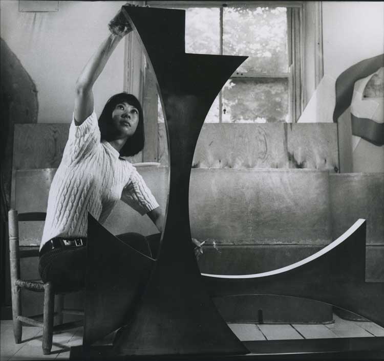 Kim Lim working on Twice, 1966. ©
Estate of Kim Lim. All Rights Reserved, DACS. Photo: Jorge Lewinski. © The Lewinski Archive at Chatsworth. All Rights Reserved 2023 / Bridgeman Images.