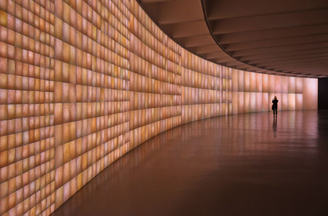 Rafael Lozano-Hemmer, Pulse Index, 2008. Installation view, Rafael Lozano-Hemmer: Pulse at the Hirshhorn Museum and Sculpture Garden, Washington, DC, 2018. Photo: Cathy Carver.