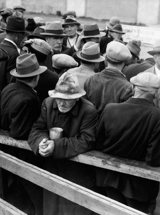 Dorothea Lange. White Angel Breadline, San Francisco, 1933. © The Dorothea Lange Collection, the Oakland Museum of California.