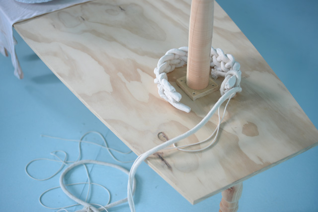 Lily Lanfermeijer, Lost in depiction 2018, Table Act #2 (detail). Wood, ceramics, rope, cotton. Fotopub, Novo Mesto. Photo: Eva Hoonhout.