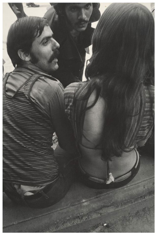 Leon Levinstein. <em>Untitled</em>, New York City, 1960s–70s. 
        Gelatin silver print, 34.5 x 25.8 cm. 
      The Metropolitan Museum of Art, Gift of Gary Davis, 2007. 