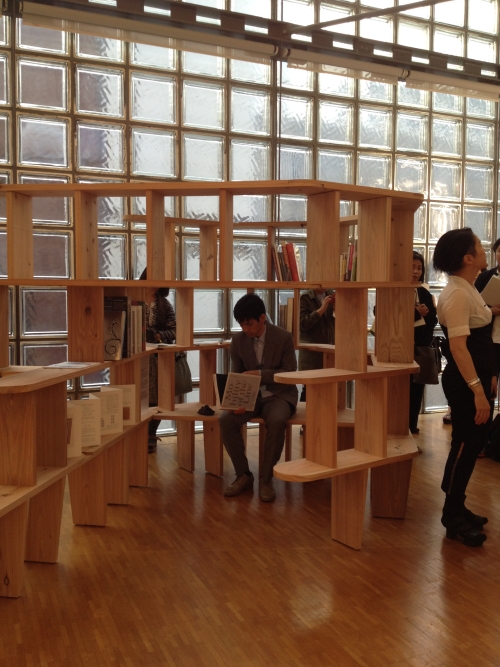 Yoshiharu Tsukamoto reading in Manga Pod.