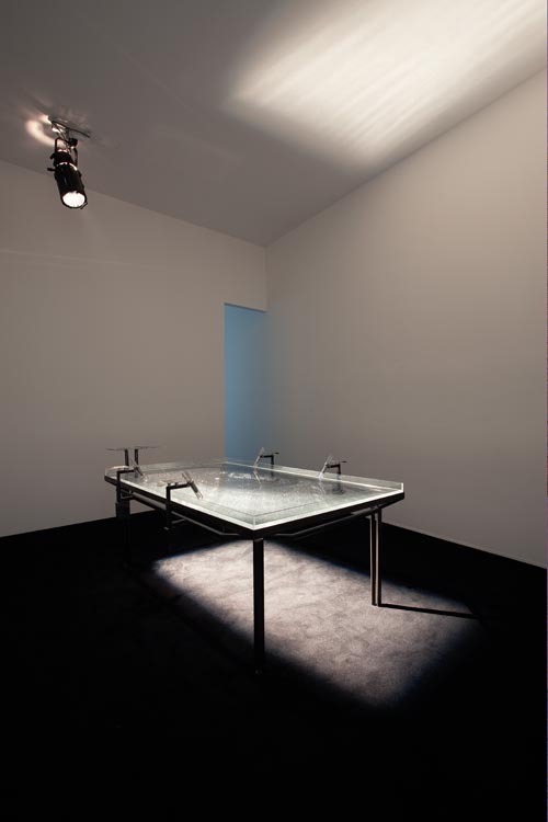 Rafael Lozano-Hemmer, <em>Pulse Tank</em>, 2008. Ripple tank, heart rate sensors, solenoids, computer, spotlight, custom software and hardware. 155 x 240 x 90 cm, 61.07 x 94.56 x 35.46 inches. Courtesy of Haunch of Venison