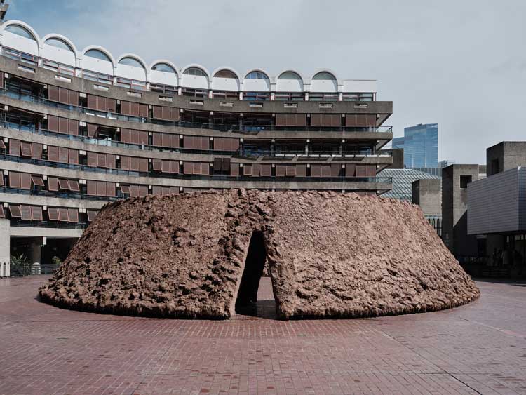 Delcy Morelos: Origo, installation view, Barbican, London, 15 May – 31 July 2026. Photo: Barbican
Art Gallery / Thomas Adank. © Delcy Morelos.