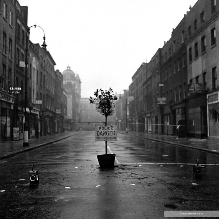 Lee Miller, You will not lunch in Charlotte Street today, London, 1940. Lee Miller Archives. © Lee Miller Archives, England 2025. All rights reserved. leemiller.co.uk.