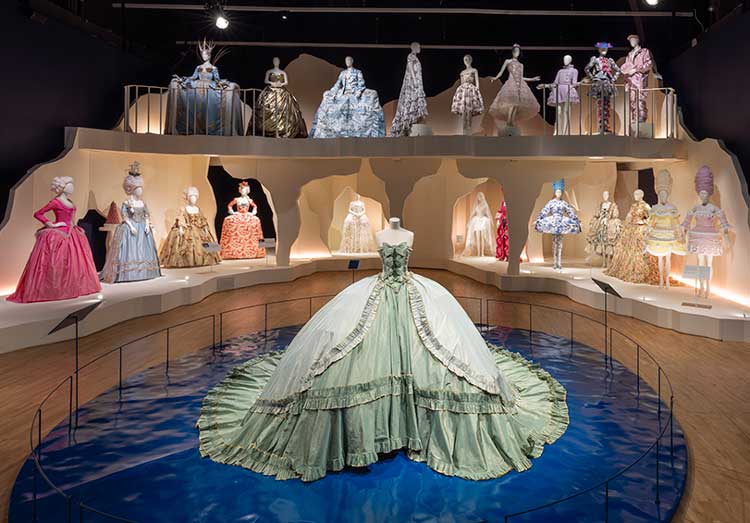 Marie Antoinette Style, installation view. © Victoria and Albert Museum, London.