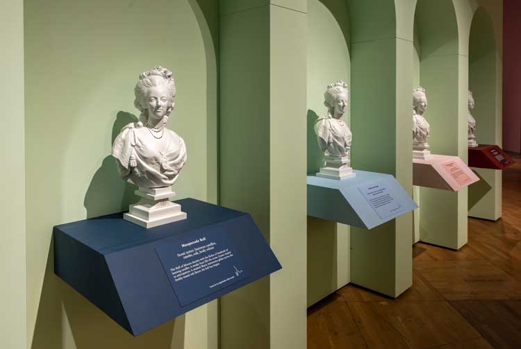 Marie Antoinette Style, installation view. © Victoria and Albert Museum, London.