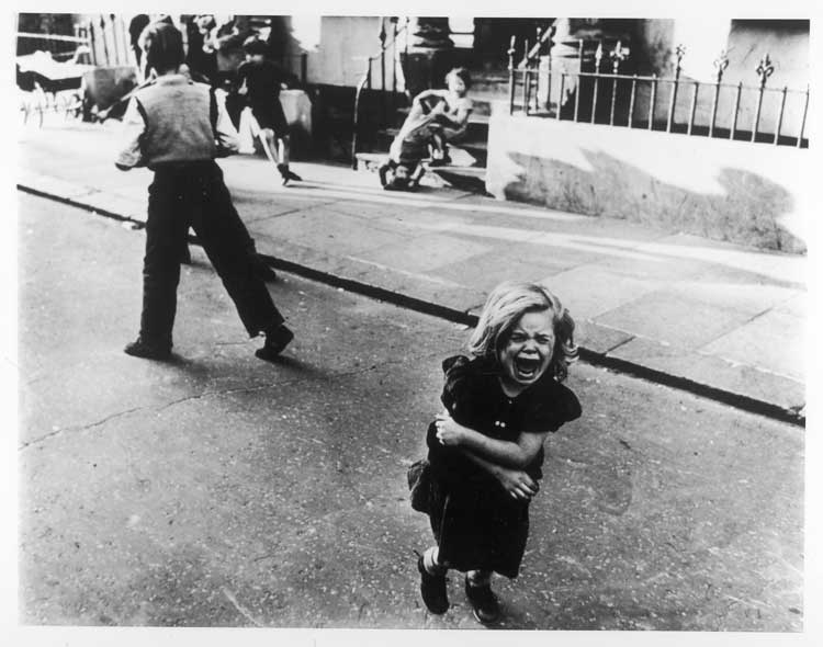 Roger Mayne. From the Southam Street Album 1956-61, 5 May 1956. Vintage gelatin silver print mounted in an album, 36.4 x 54.8 cm. Courtesy Victoria & Albert Museum.