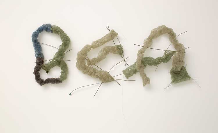 Marisa Merz, BEA, 1968. Nylon threads, steel knitting needles, 40 x 90 x 5 cm. Collection Merz. Courtesy Museum der Moderne, Salzburg © Adagp, Paris, 2024. Photo: Rainer Iglar.
