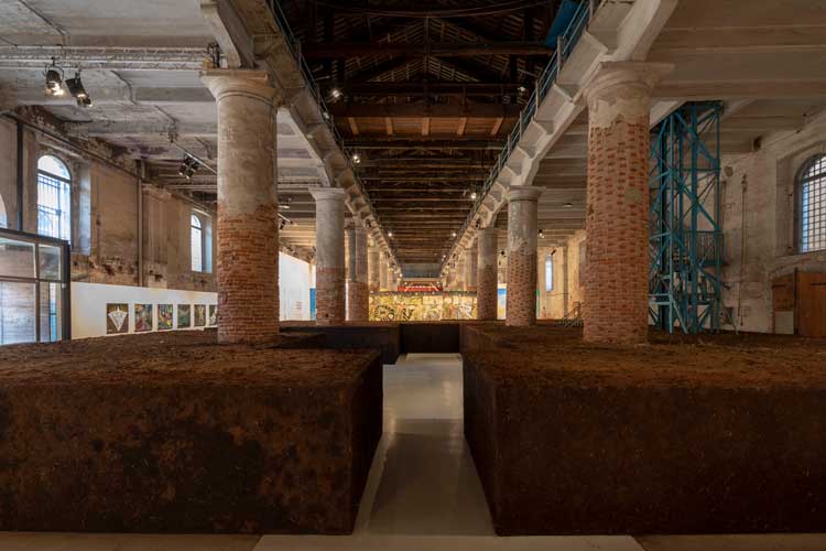 Delcy Morelos, Earthly Paradise, installation view, Biennale di Venezia, 2022. Photo: Roberto Marossi. © Courtesy of the artist and Marian Goodman Gallery.
