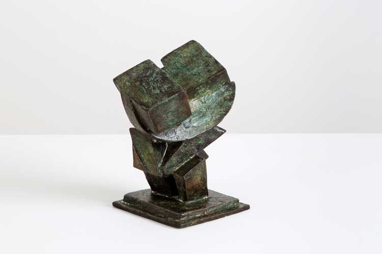 Phillip King, Moon in Taurus Maquette, 1987. Bronze, 28 x 23 x 17.5 cm (11 x 9 x 7 in). © The Estate of Phillip King. Courtesy the estate and
Thomas Dane Gallery. Photo: Richard Ivey.