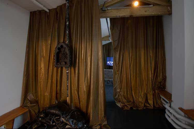 Invites: Molly Erin McCarthy, installation view, Zabludowicz Collection, 2023. Photo: David Bebber.