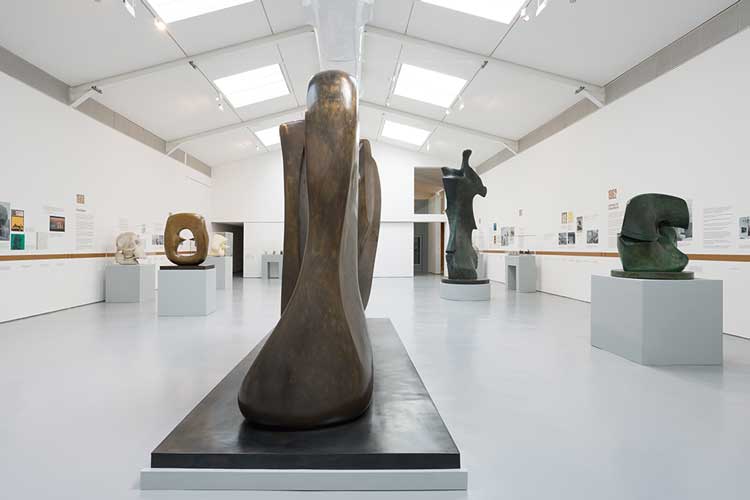 Installation view of Henry Moore: The Sixties with Knife Edge Two Piece, 1962-65 (LH 516); Working Model for Locking Piece, 1962 (LH 514); Working Model with Oval with Points, 1968-69 (LH 595); Large Standing Figure Knife Edge,
1961 (LH 482a). Photo: Rob Harris.