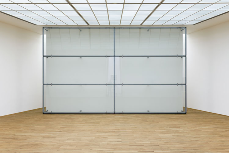 Anne Imhof, Untitled, 2019.  Museum für Moderne Kunst (MMK). Photo: Axel Schneider.