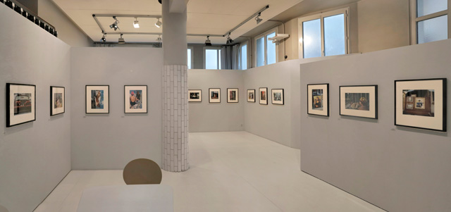 Vivian Maier: The Color Work, installation view, courtesy Les Douches la Galerie, Paris.