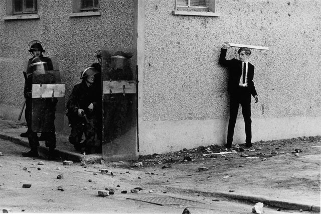 Don McCullin, Northern Ireland, The Bogside, Londonderry, 1971. Artist Rooms, Tate and National Galleries of Scotland. © the artist. Courtesy Don McCullin.