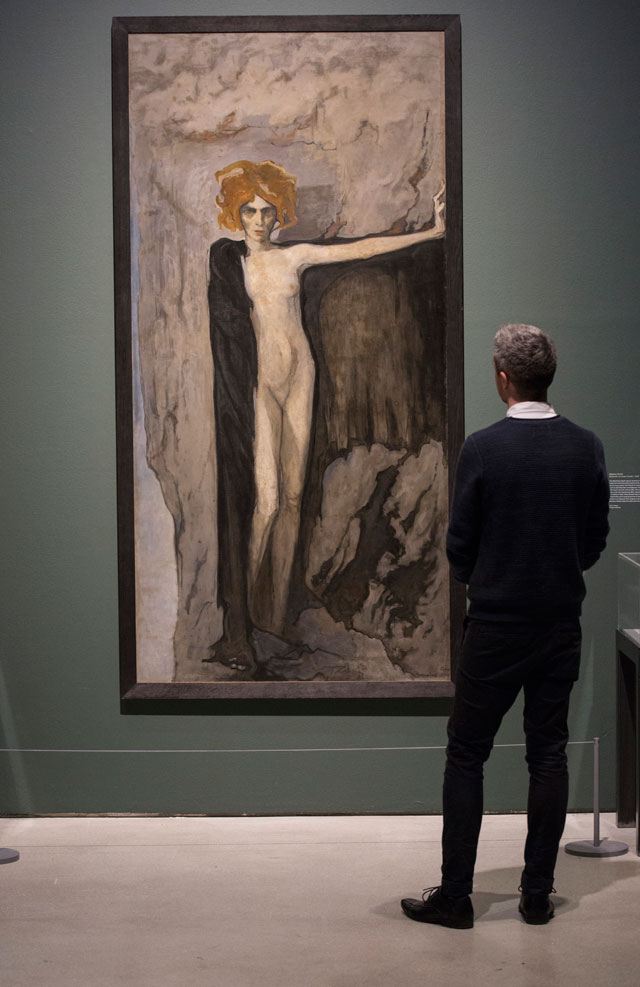 Romaine Brooks, Portrait of Luisa Casati, 1920. Installation view, Modern Couples: Art, Intimacy and the Avant-garde, Barbican Art Gallery, 10 October 2018 – 27 January 2019. © John Phillips / Getty Images.