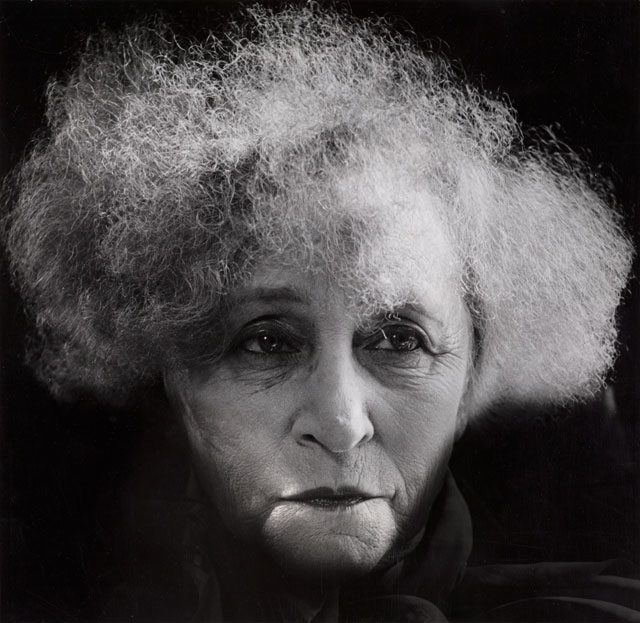 Dora Kallmus. Colette, 1954. Gelatin silver print, 11 x 12.7 cm. Museum für Kunst und Gewerbe Hamburg. Photo: Nachlass Madame d’Ora/ Museum für Kunst und Gewerbe Hamburg.