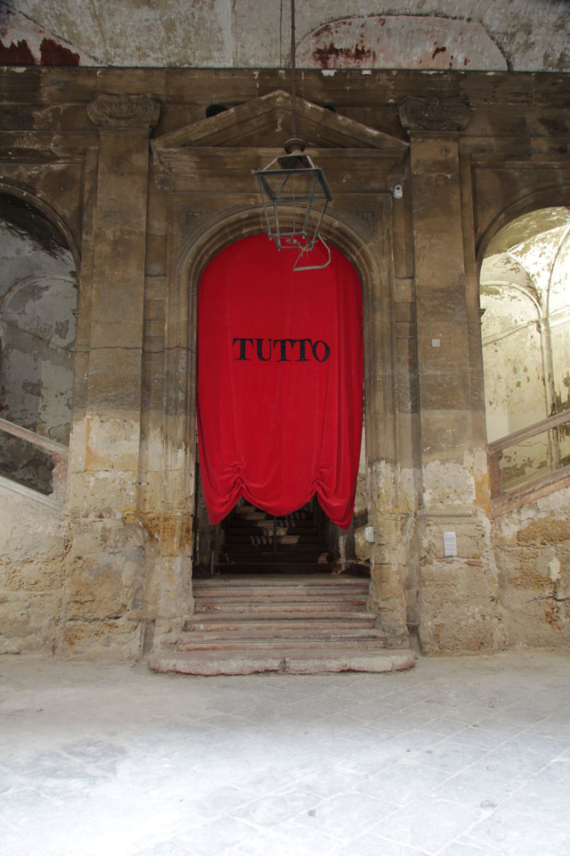 Matilde Cassani, Tutto, 2018. Mixed media, performance. Photograph: Wolfgang Träger. Courtesy of Manifesta 12, Palermo.