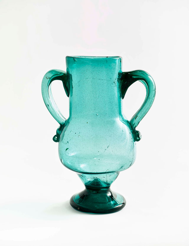 Vase, Andalusia, Spain, early 20th century. Blown glass, 28.5 x 21 cm. Former collection of Henri Matisse. Musée Matisse, Nice. Bequest of Madame Henri Matisse, 1960. Photograph © François Fernadez, Nice.