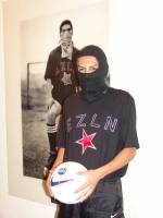 Ambra POLIDORI, 'En el campo del juego', 2005. Zapatista football player
