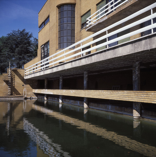 Propriété de M. Cavrois, Croix, 1929-1932. Photographies Véra Cardot et Pierre Joly, 1986. Centre Pompidou, Mnam-Cci, Bibliothèque Kandinsky, Fonds Cardot-Joly. ©ADAGP, 2004, Paris