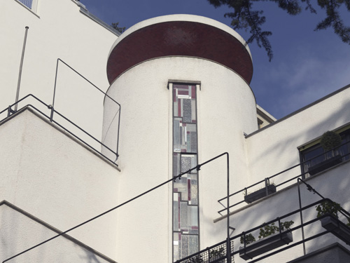 Hôtel particulier de Jan et Joël Martel, rue Mallet-Stevens, Paris, 1926-1927. Photo : Centre Pompidou, Georges Méguerditchian, 
        2004. ©ADAGP, 2004, Paris