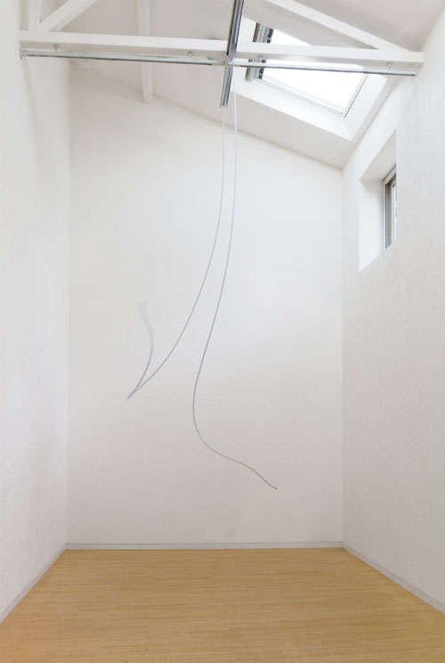 Gustav Metzger. Dancing Tubes, exhibition view, 2014. © Kettle’s Yard, University of Cambridge. Photograph: Paul Allitt.