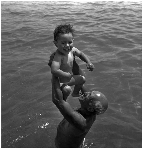 Lee Miller. Picasso and his son Claude, Golfe Juan, France, 1949. Photograph: Lee Miller. © Lee Miller Archives, England. All rights reserved. ©Succession Picasso/DACS, London 2015.