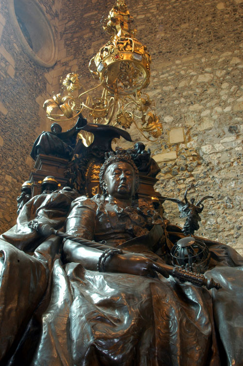 Alfred Gilbert. Jubilee Memorial to Queen Victoria (detail), 1887. Bronze, 310 cm. Winchester, Winchester Castle.