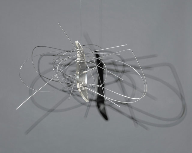 László Moholy-Nagy. Dual Form with Chromium Rods, 1946. Plexiglas and chrome-plated brass, 92.7 × 121.6 × 55.9 cm. Solomon R. Guggenheim Museum, New York. © 2016 Hattula Moholy-Nagy/VG Bild-Kunst, Bonn/Artists Rights Society (ARS), New York. Photograph: Kristopher McKay © Solomon R. Guggenheim Foundation, New York.