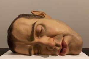 Ron Mueck. Mask II, 2002. Mixed media, 77 x 118 x 85 cm. Anthony d’Offay, London. Photograph: Isabella Matheus.