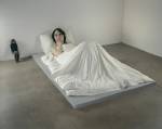 Ron Mueck. <em>In Bed</em>, 2005. Mixed media. 162 x 650 x 395cm © Ron Mueck, courtesy Anthony d'Offay, London. Photographer: Mike Bruce, Gate Studios, London.