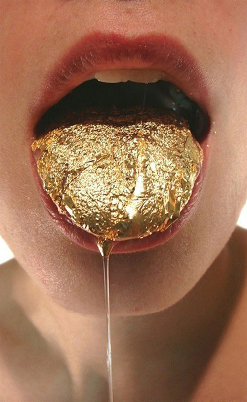 Lauren Kalman: Tongue Gilding, 2009. Digital video, 12 minutes. Courtesy of the artist and Sienna Patti. Photograph: Courtesy Sienna Patti.