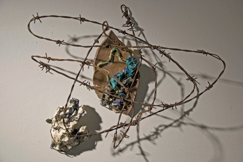 Sana Musasama. The Wall, 2010. Ceramic and mixed media, 16 x 21 x 11 in. Courtesy of the artist and the June Kelly Gallery, NY.