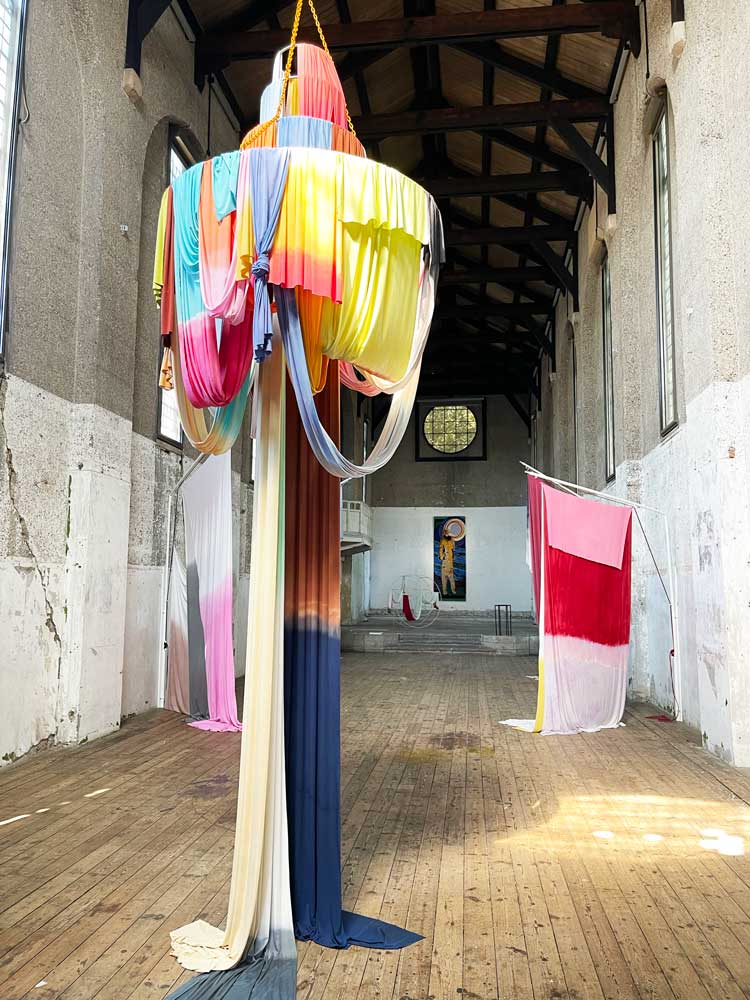 Isabel Nolan, The Light Poured Out of You, 2016. Mild steel, paint, dye, fabric, dye, 300 x 134 x 134 cm, installation view, Southwark Park Galleries. Photo: Veronica Simpson.