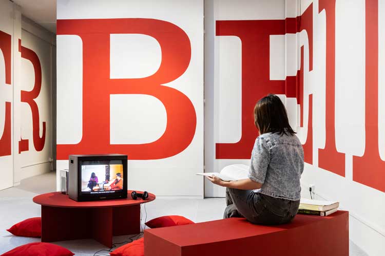 Grace Ndiritu: Compassionate Rebels in Action. The Ignorant Art School Sit-in #5. Photo: Sally Jubb, courtesy Cooper Gallery, DJCAD.