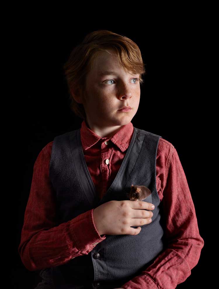 Catherine Opie, Oliver & Mrs. Nibbles, 2012 © Catherine Opie, courtesy Regen Projects, Los Angeles; Lehmann Maupin, New York, Hong Kong, London, and Seoul; Thomas Dane Gallery