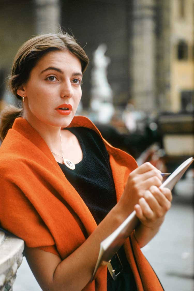 Ruth Orkin. Jinx with Orange Scarf, Florence, Italy, 1951. © Orkin / Engel Film and Photo Archive; VG Bild-Kunst, Bonn.