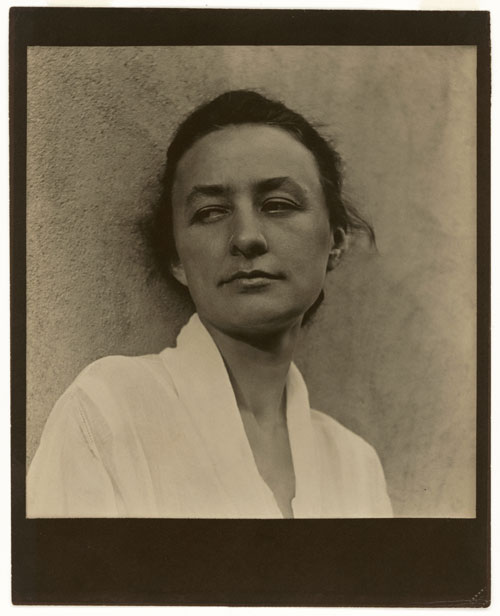 Paul Strand. Georgia O’Keeffe, 1918. Photograph, platinum print. National Portrait Gallery, Smithsonian Institution, Washington, DC. Copyright © Aperture Foundation, Inc., Paul Strand Archive. Photograph: Art Resource, NY.