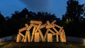 This nocturnal exhibition organised by the Onassis Foundation’s cultural platform transforms a public park in Athens into a space for encountering artworks at night
