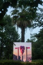 Andreas Wannerstedt, Focus!  3D animation, infinity loop. Pedion tou Areos park / Plásmata 3, Athens, 2025. Photo: Pinelopi Gerasimou.