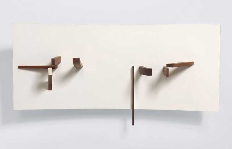Victor Pasmore, Abstract in White, Black and Maroon, 1962. Curved relief construction with painted wood, 24 x 48 x 8 ½ in (61 x 122 x 21.5 cm). Courtesy Hazlitt Holland-Hibbert, London, copyright © the artist.