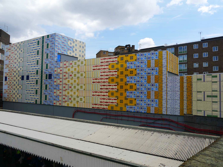 Jacqueline Poncelet. Wrapper work for Transport for London’s Art on the Underground, Chapel Street, near Edgware Road tube station. Photo: the artist.