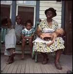 Gordon Parks. Untitled, Mobile, Alabama, 1956. Courtesy of The Gordon Parks Foundation, New York and Alison Jacques Gallery, London. © The Gordon Parks Foundation.