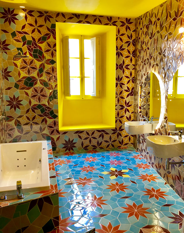 Jorge Pardo, hotel L’Arlatan, Arles, bathroom. Photo: Pierre Collet.